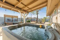 Village House - Hot Tub, Pool, walk to downtown shops - Pools