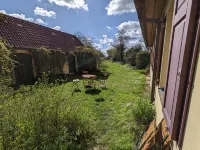 Quietly located holiday home with a natural garden, 500m from the lake and the forest