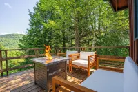 The Overlook - Hot Tub, Game Room, 5min to MTN