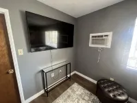 Quiet and Cozy 1br upstairs Guest House