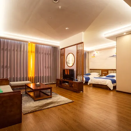 Maqu Xueyu Jinzhu Grand Hotel