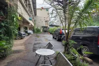 Pondok Sabaraya Haji Juanda Cikampek Purwakarta - parking