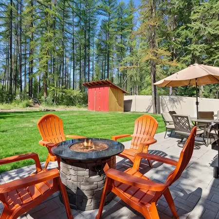 Premier Location-The Cozy West Glacier Cabin
