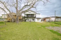Spacious Vacation Home: Sleeps 16, 1/2 mi to Beach & Boat Ramp - Family Friendly - 3성급