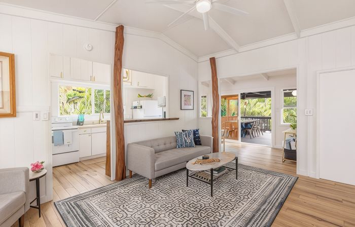 free parking - walk to Honl beach & Downtown Kona