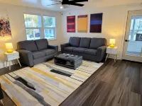 Style-Ish 2 bed lower with all season sun room Hotels in Ishpeming