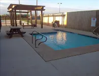 PetroStay Inn & Suites Cotulla - Pools