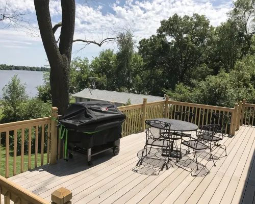 4 Bdrm 4 Bath Lake front Lake Sinissippi home Hotels in Dodge County