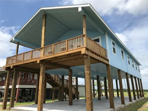 Gorgeous water front home with amazing views and fishing! - 3-Star