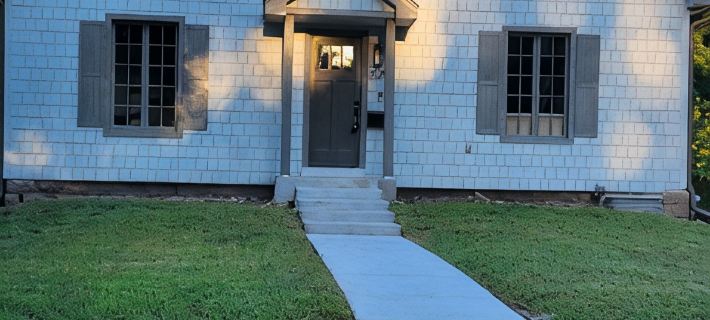 Walking Distance to Aggieville, K-State, and City Park! Hotels in Manhattan