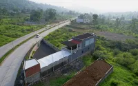 Green Mountain Villa Garut - Villas