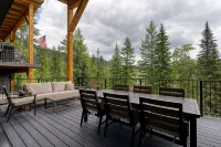 Luxurious New Ski-In Ski-Out Estate w/ Hot tub: Your Ultimate Mountain Getaway - بوتيك