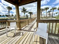 Minutes to the Beach! Waterfront House, BBQ Grill -Rooftop Deck / River View. - 4-Star
