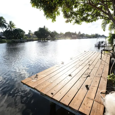 Fun Fishing & Kayaking-Private Home on Canal-Relaxing W/Pool & Spa-WiFi-Near All