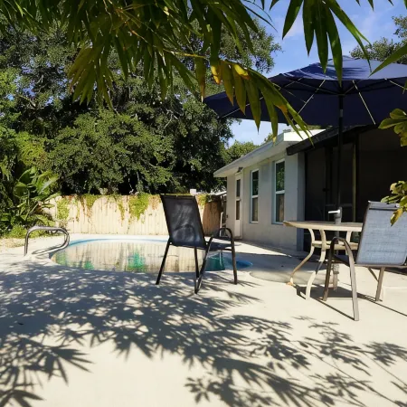 Newly Renovated 4 Bedroom Pool House