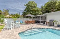 Heated Pool-Tropical Oasis-Resort Style Backyard. Close to Shopping & Store - 3-نجوم