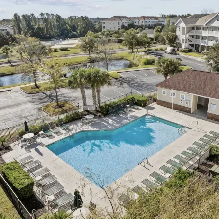 PROMO 5% WEEKLY DISCOUNT!New Listing Golfer Haven w/Patio Pool & Beach shuttle