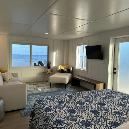 Private Oceanfront: Heated Pool, Paddleboards & Kayaks - 180 degree ocean views