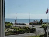 Bay Court - Beach