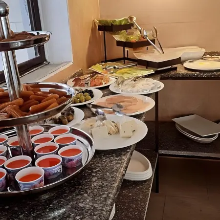 Rayan Hotel Suites