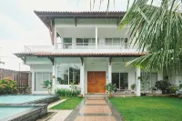 Simply Homy Villa Prambanan ( 6 Br & Private Swimming Pool )) - 2-Star