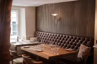 Royal Oak Hotel