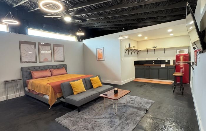 Central Pensacola Studio, Groovy & Spacious