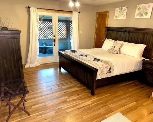 Charming 2-bedroom cottage in beautiful Colorado Springs Hotels in Security-Widefield