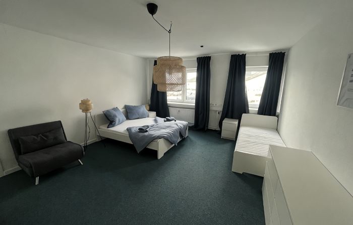 Große Monteurs-/handwerker-wohnung mit 4 Großen Doppelzimmern