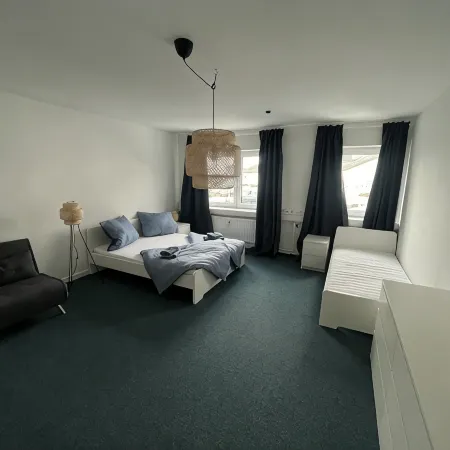 Große Monteurs-/handwerker-wohnung mit 4 Großen Doppelzimmern