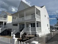 Charming Beach Front 3-bedroom house in Ocean Gate with WiFi and AC - 4 tähden