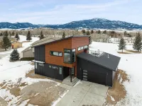Architectural Masterpiece Home with Mountain Views & Hot Tub - マウンテンビュー