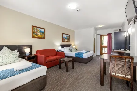 Sanctuary Resort Motor Inn