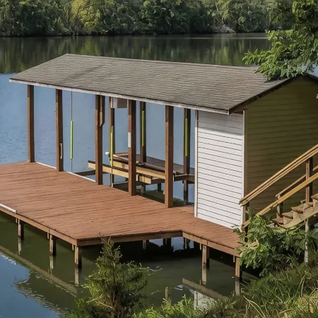 Charming Home, Main Lake, Great Views, Sunsets, Lake Gaston Отели в г. Брейси