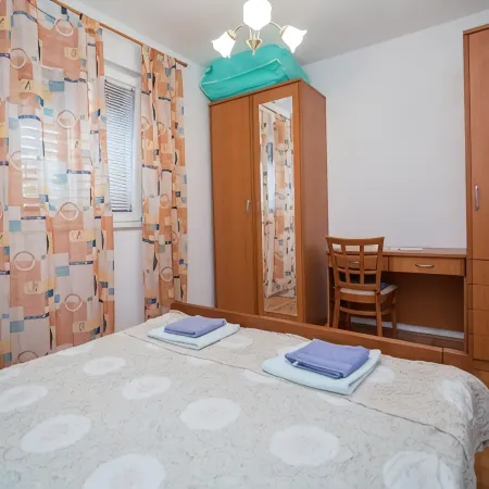 Apartments Longo