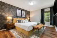 Lazy Bear Lodge / Game Room / Theater Room / Hot Tub - Pools
