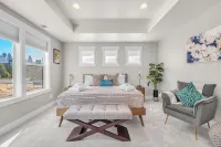 Bend Luxury • Hot Tub • Game Room • Near Downtown