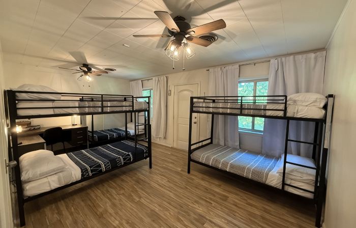 Darbonne Ranch House - 12 beds!