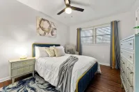 Serenity Spot- Charming 3-bedroom house 20 minutes from the Airport.