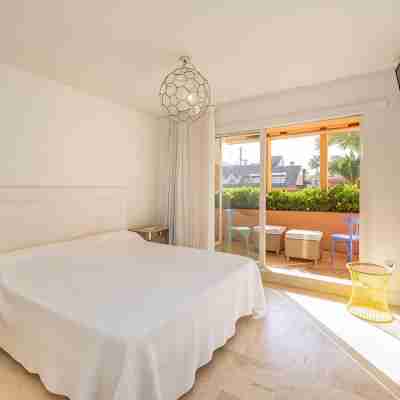 Houmi Sotogrande Rooms