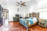 Luxury Hacienda Home in the Heart of Ajijic - Homestays