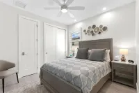 Brand New Luxury Pool & Spa Home Near Beach! - 무료 와이파이