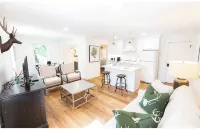 Historical Hotel, Main Street Blowing Rock - 4-Star
