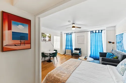 Downtown Studio Near Convention Center and Beach Free Parking - Condos