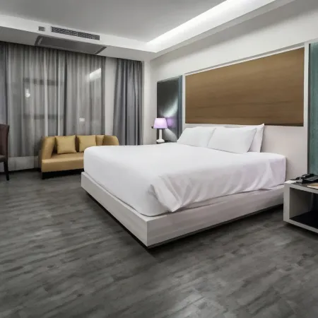 Alvarez Hotel