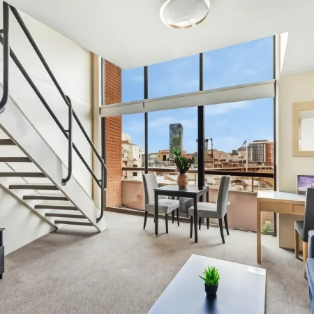 Metro Apartments on Darling Harbour Отели рядом с достопримечательностью «Сиднейский аквариум»