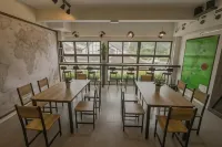 Traveller Bunker Hostel 1 - Hostels