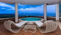 Adam Hotel Suites - Parking