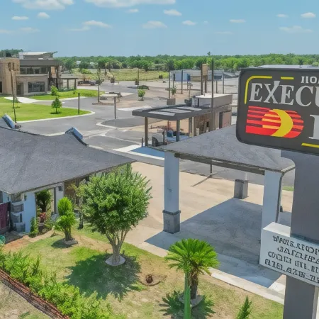 Executive Inn Hondo