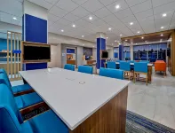 亨茨維爾航天中心洲際智選假日套房飯店 - 停車場